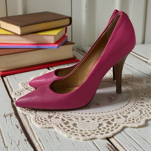 COACH Pink Leather Pointed Toe Heels Pumps Women's Size 7 Designer Shoes - Picture 1 of 8